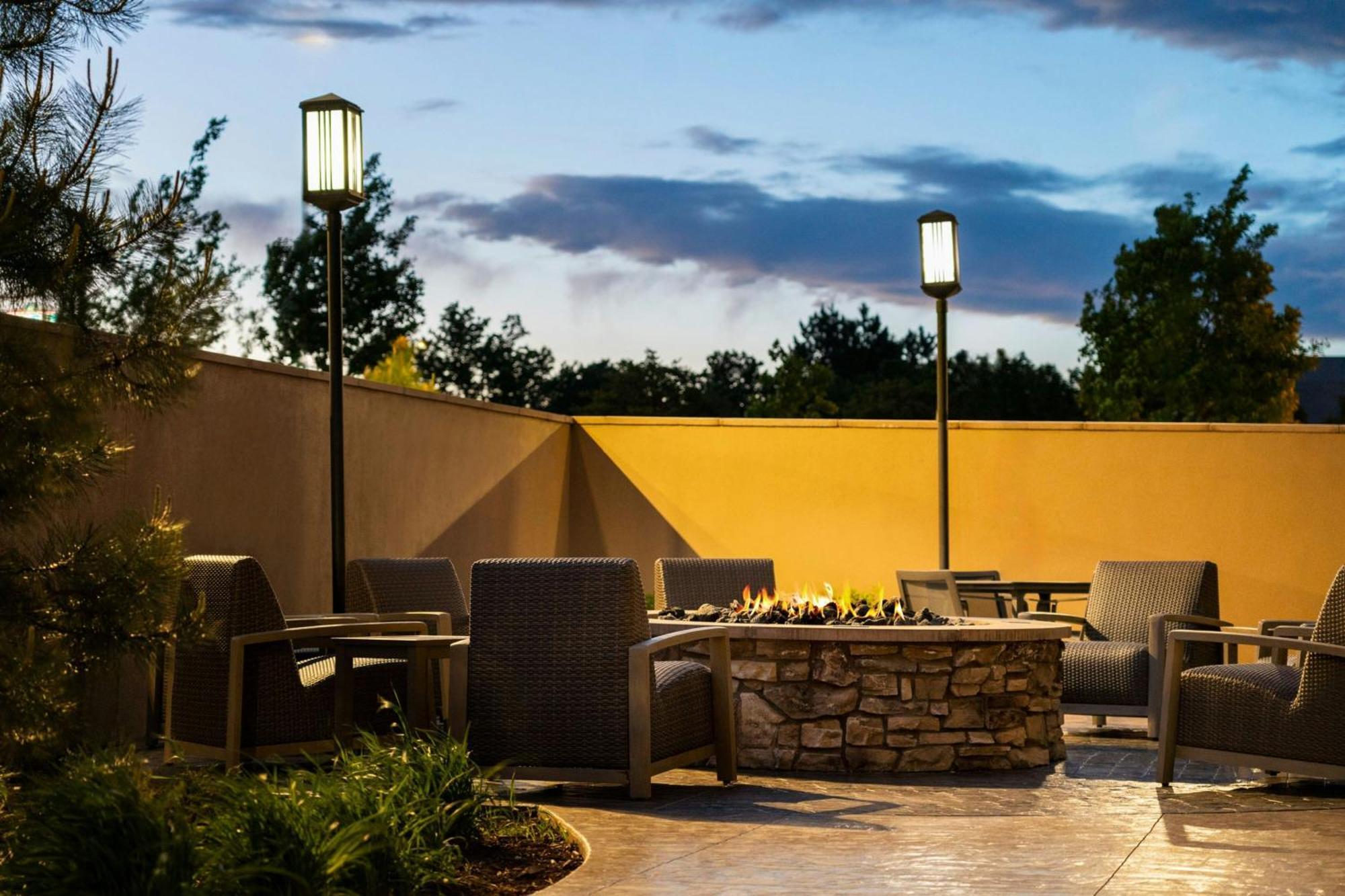 Courtyard By Marriott Denver North/Westminster Eastlake Экстерьер фото